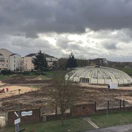 Venez découvrir les travaux de la piscine en images.