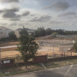 Venez découvrir les travaux de la piscine en images.