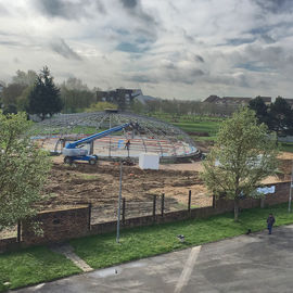 Venez découvrir les travaux de la piscine en images.