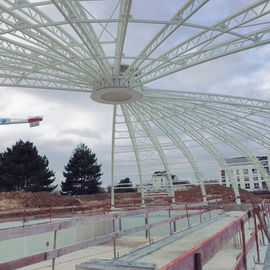 Venez découvrir les travaux de la piscine en images.