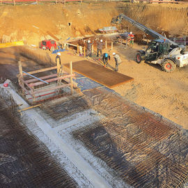 Venez découvrir les travaux de la piscine en images.