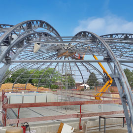 Venez découvrir les travaux de la piscine en images.